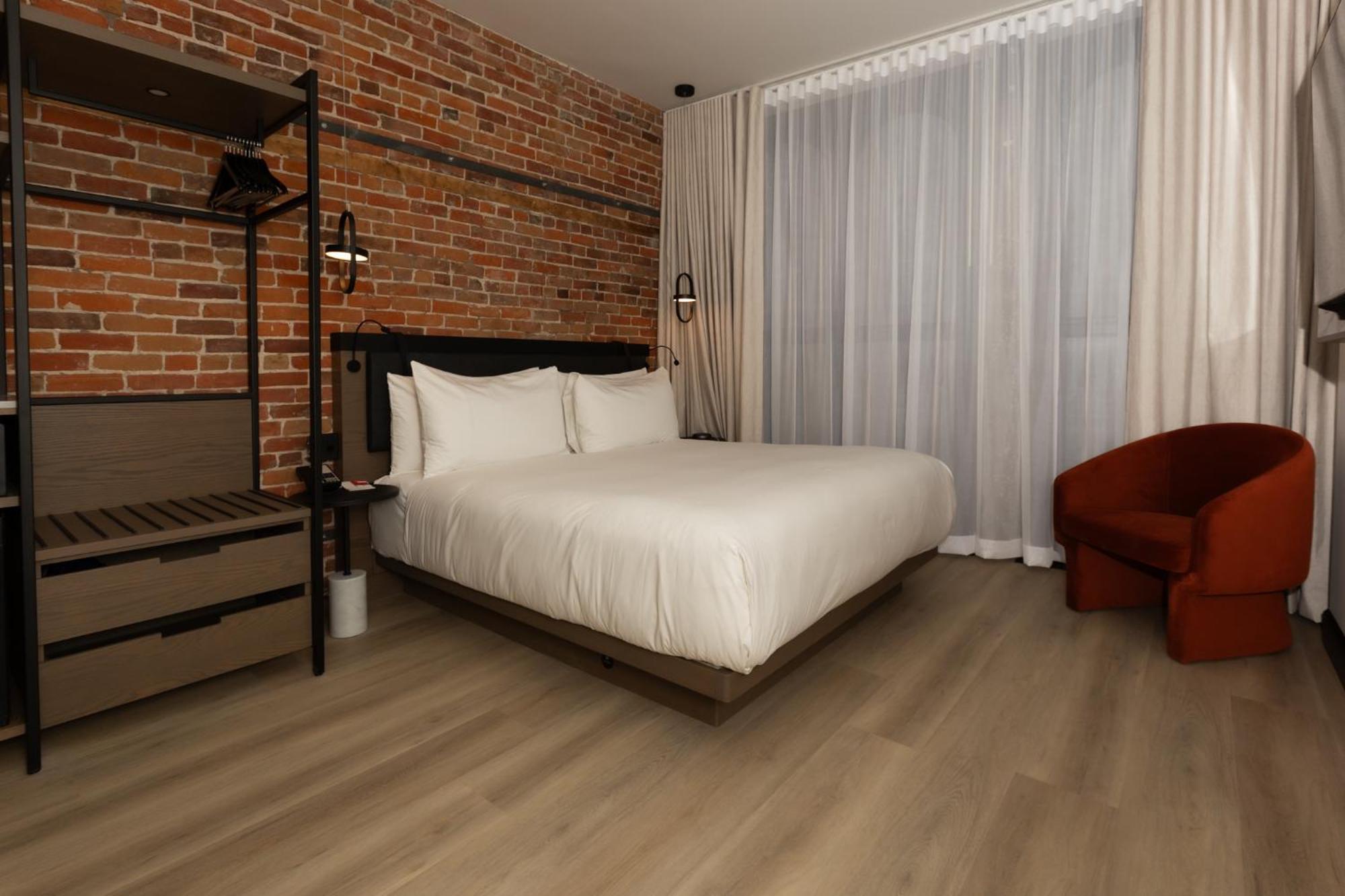 Le Petit Hotel Notre Dame, Montreal